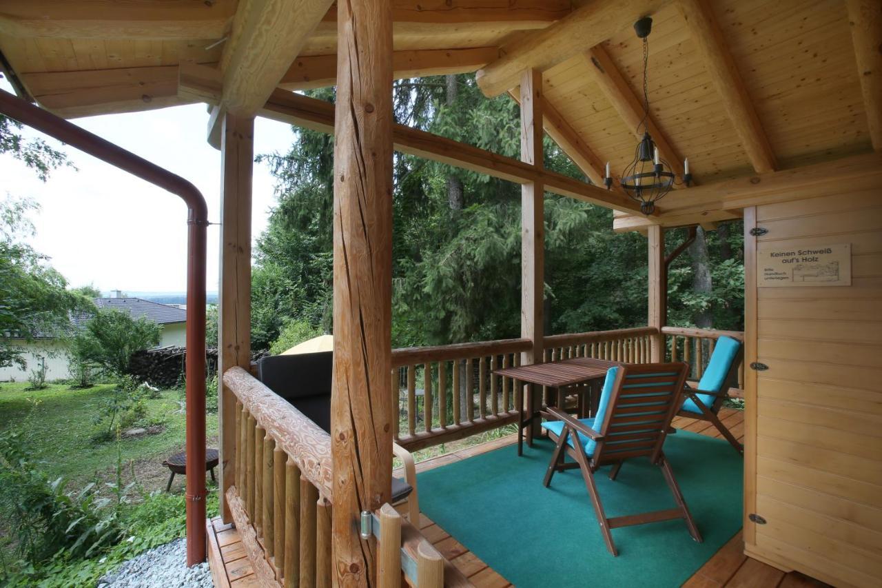 Blockhaus Chalet mit eigenem Badefass und Infrarotsauna auf der Terrasse Oberschützen Exterior foto